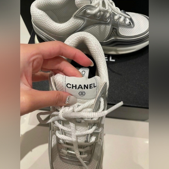 Chanel CC Logo Sneakers - Picture 6 of 9